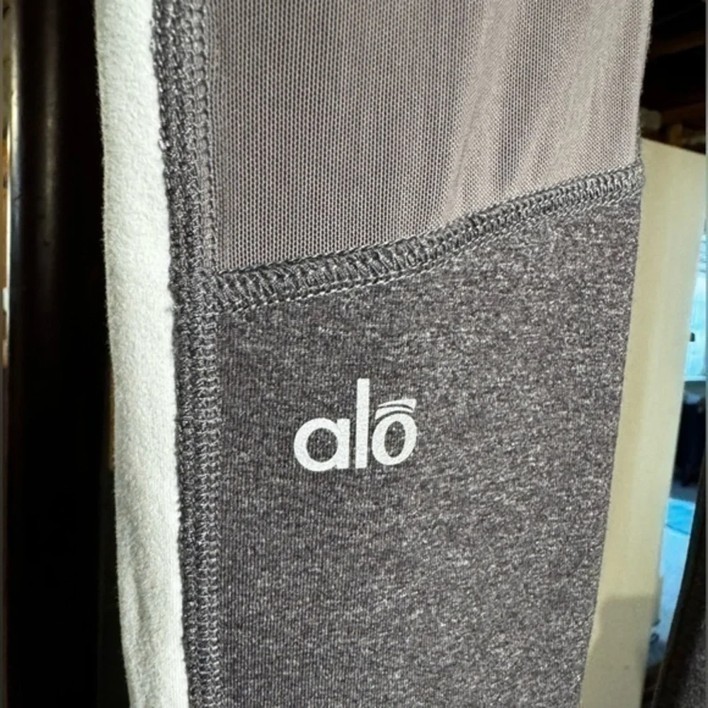 ALO Yoga Ascendant Colorblock Mesh‎ Panel Workout Leggings (Size Small)